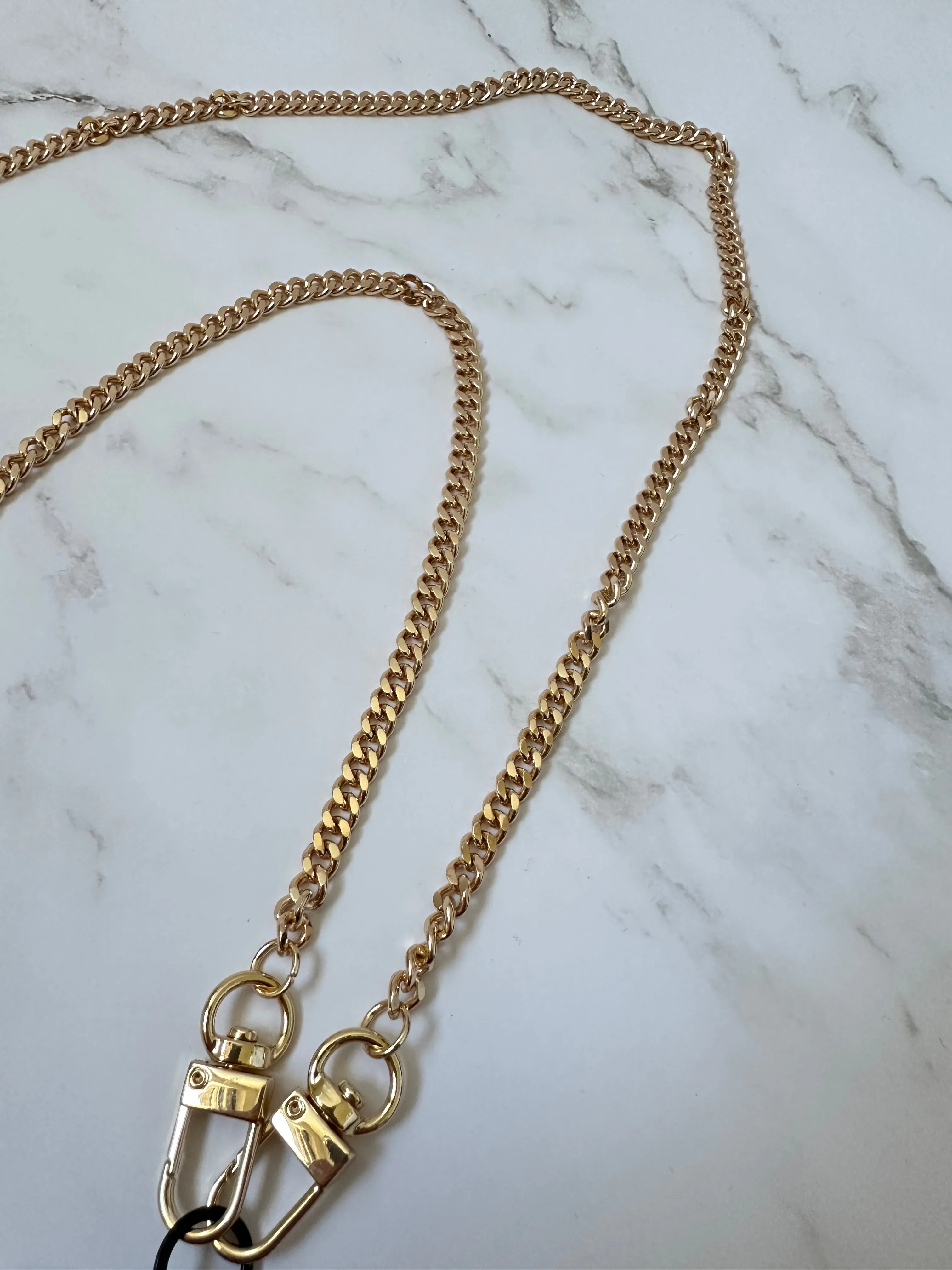 Universal Gold Phone thin chain